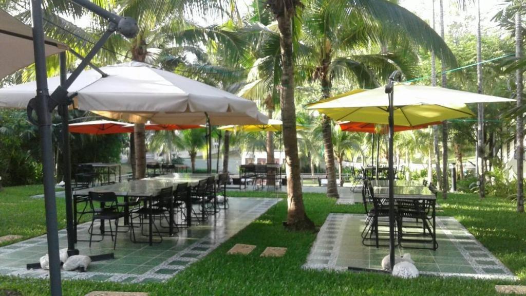 Royal Lee Resort And Spa Nai Yang Exterior photo