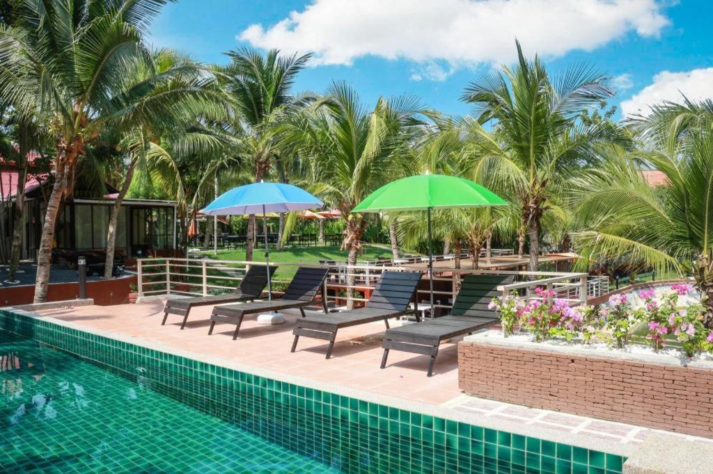 Royal Lee Resort And Spa Nai Yang Exterior photo