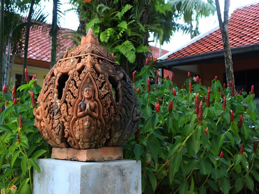 Royal Lee Resort And Spa Nai Yang Exterior photo